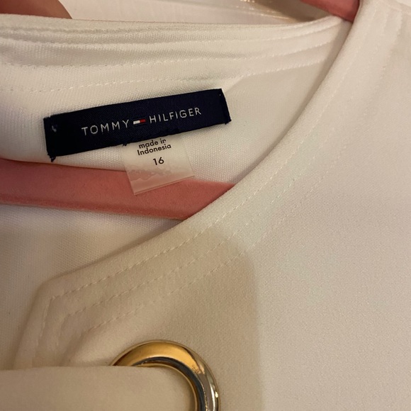 TWO Tommy Hilfiger Short Sleeve Dresses - Picture 4 of 5